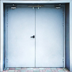 Огнезащитная дверь дымо непроницаемая на производстве